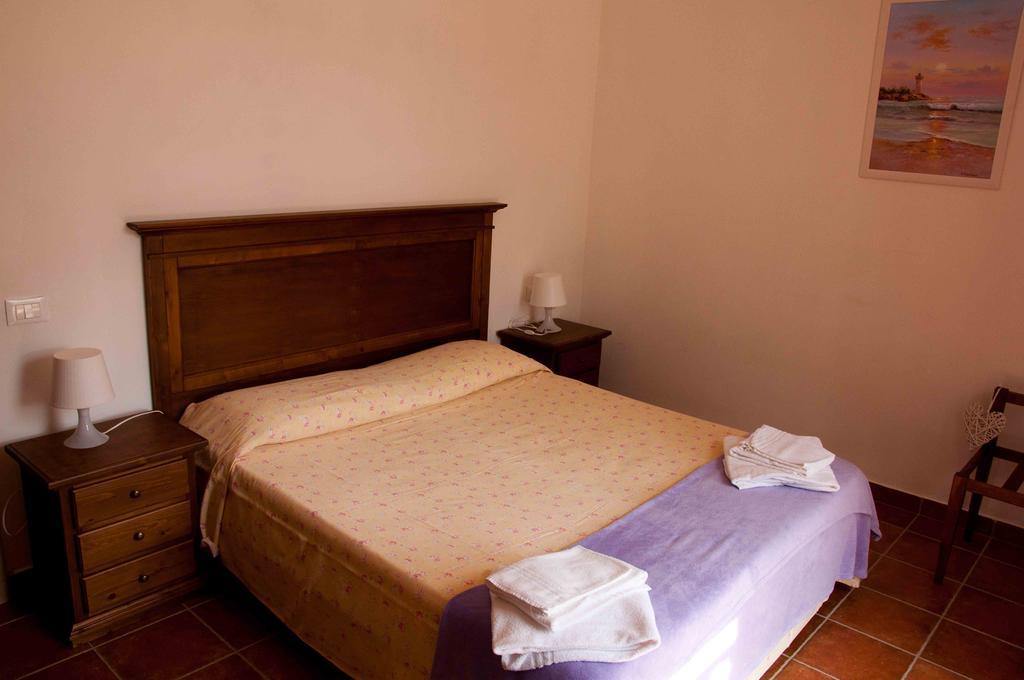 Aparthotel Borgo Valmarina Follonica Zimmer foto