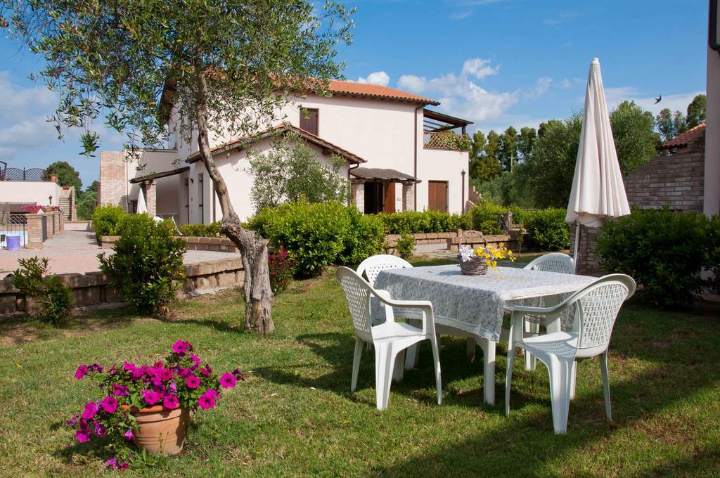 Aparthotel Borgo Valmarina Follonica Zimmer foto